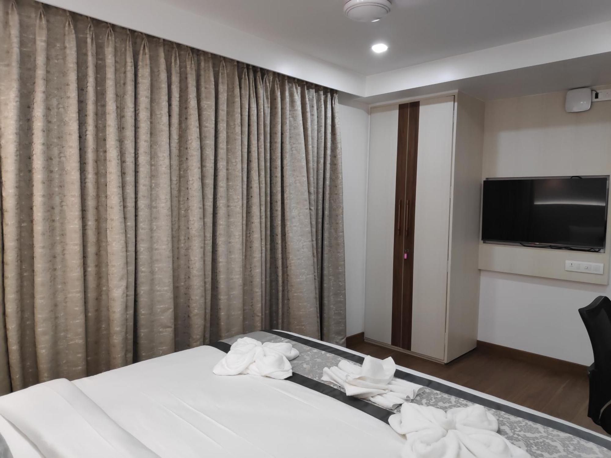 White House By Maxxvalue Service Apartments Bandra ムンバイ エクステリア 写真