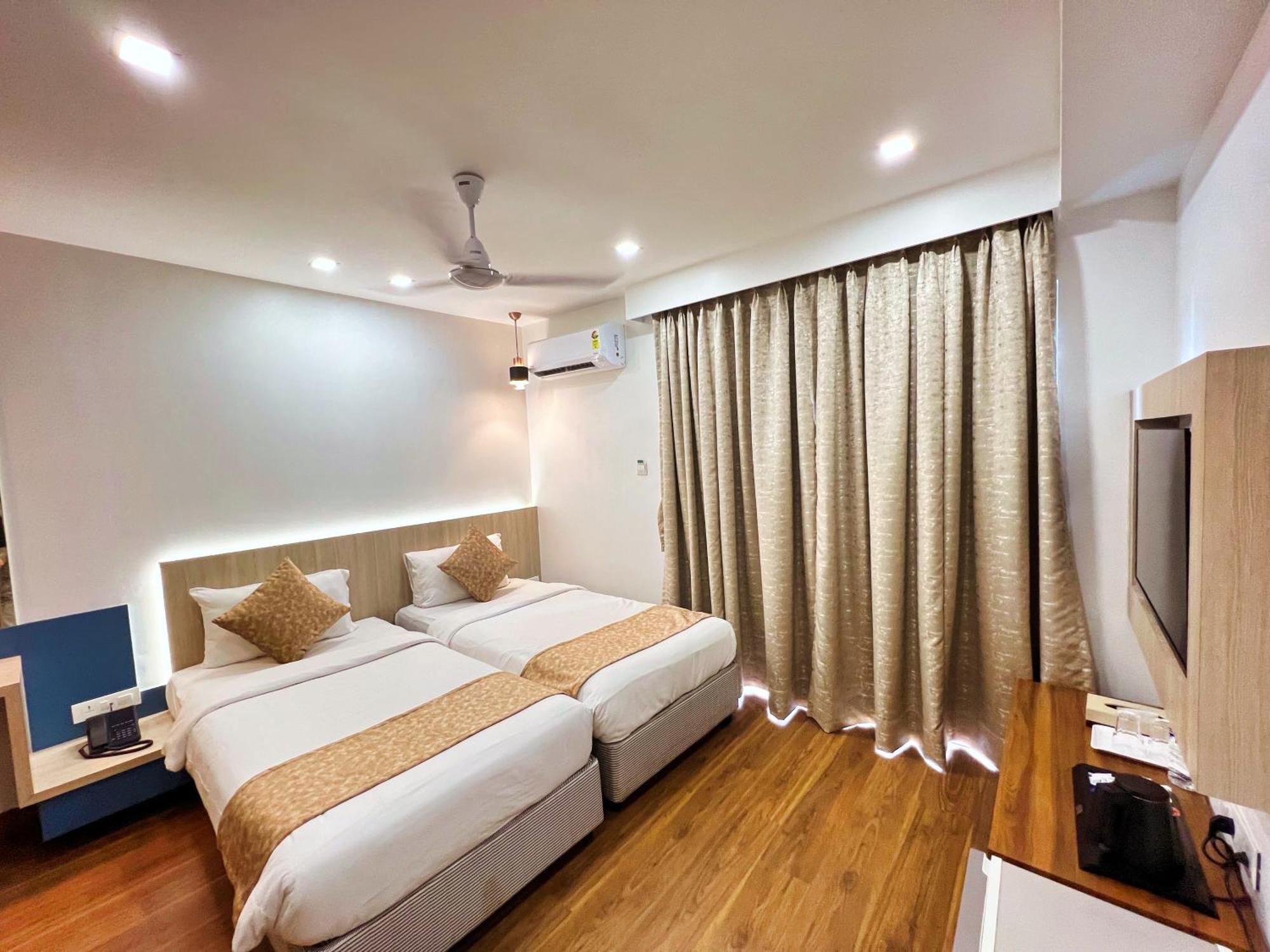 White House By Maxxvalue Service Apartments Bandra ムンバイ エクステリア 写真