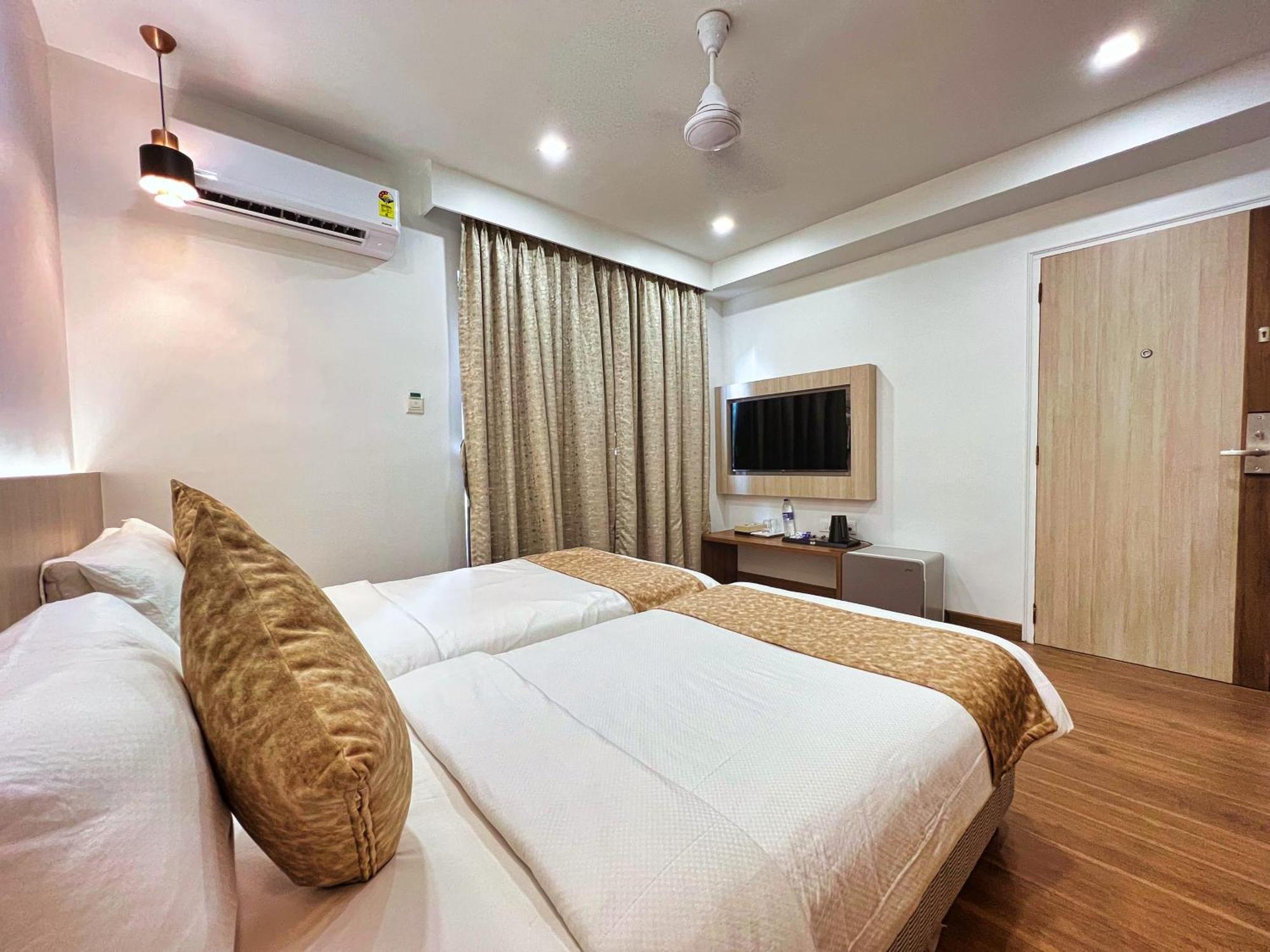 White House By Maxxvalue Service Apartments Bandra ムンバイ エクステリア 写真