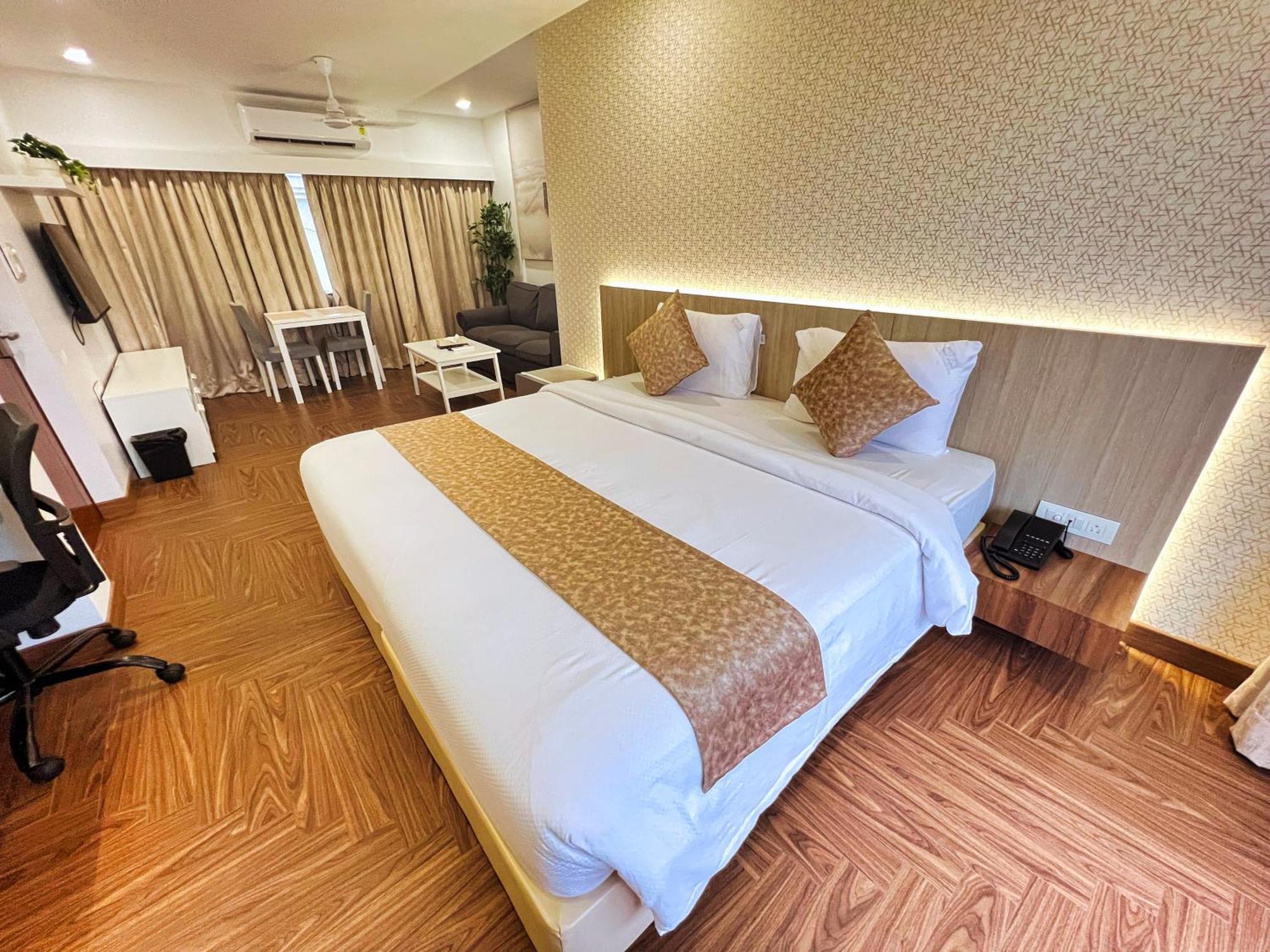 White House By Maxxvalue Service Apartments Bandra ムンバイ エクステリア 写真
