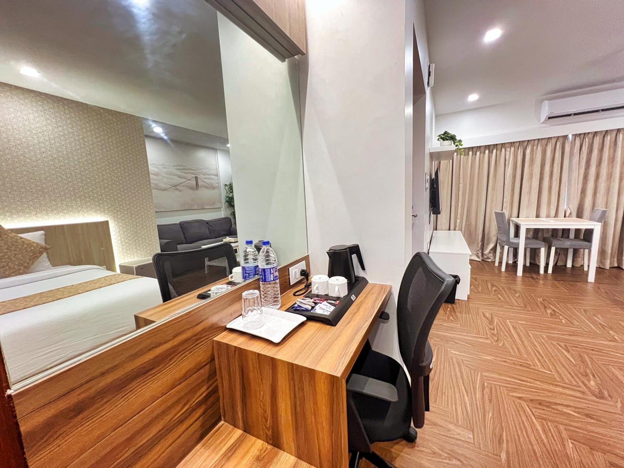 White House By Maxxvalue Service Apartments Bandra ムンバイ エクステリア 写真