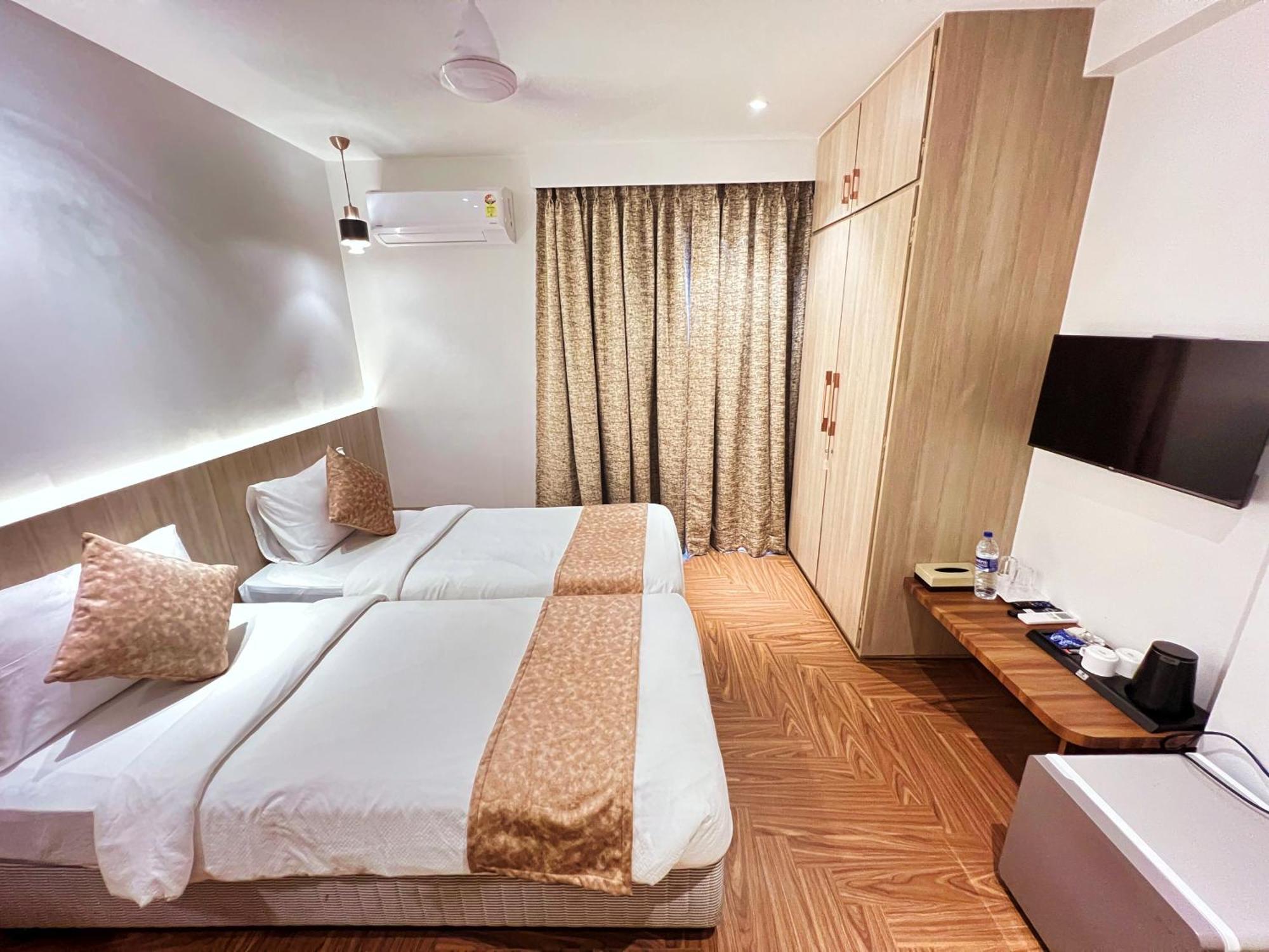 White House By Maxxvalue Service Apartments Bandra ムンバイ エクステリア 写真