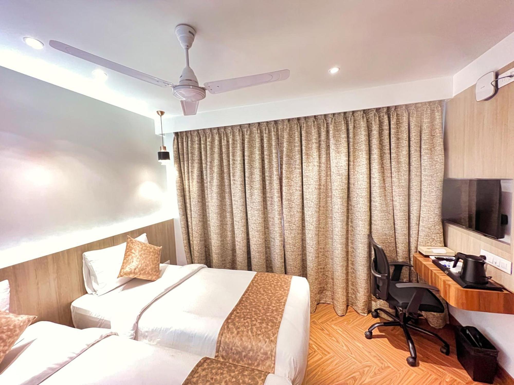 White House By Maxxvalue Service Apartments Bandra ムンバイ エクステリア 写真