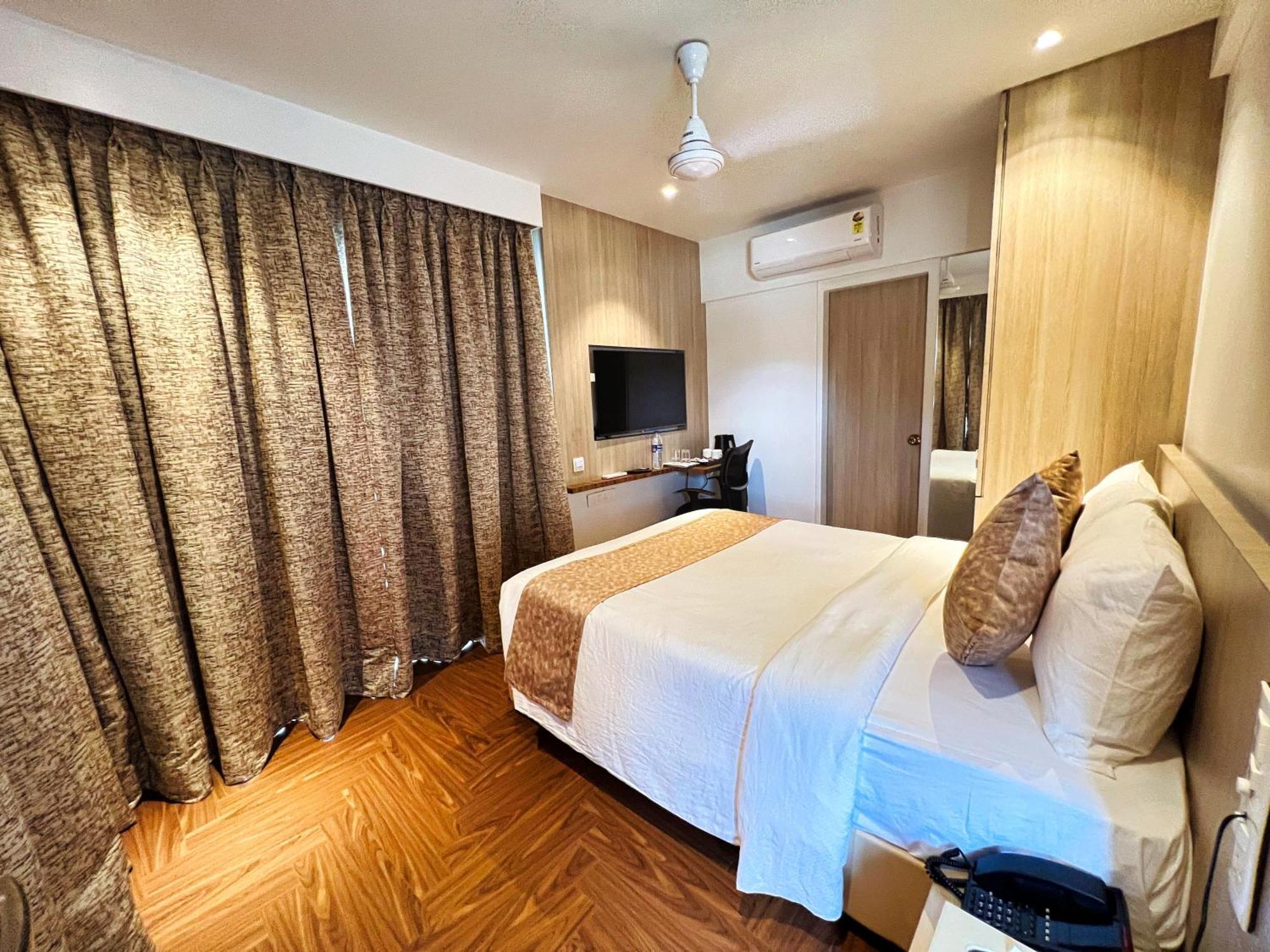 White House By Maxxvalue Service Apartments Bandra ムンバイ エクステリア 写真