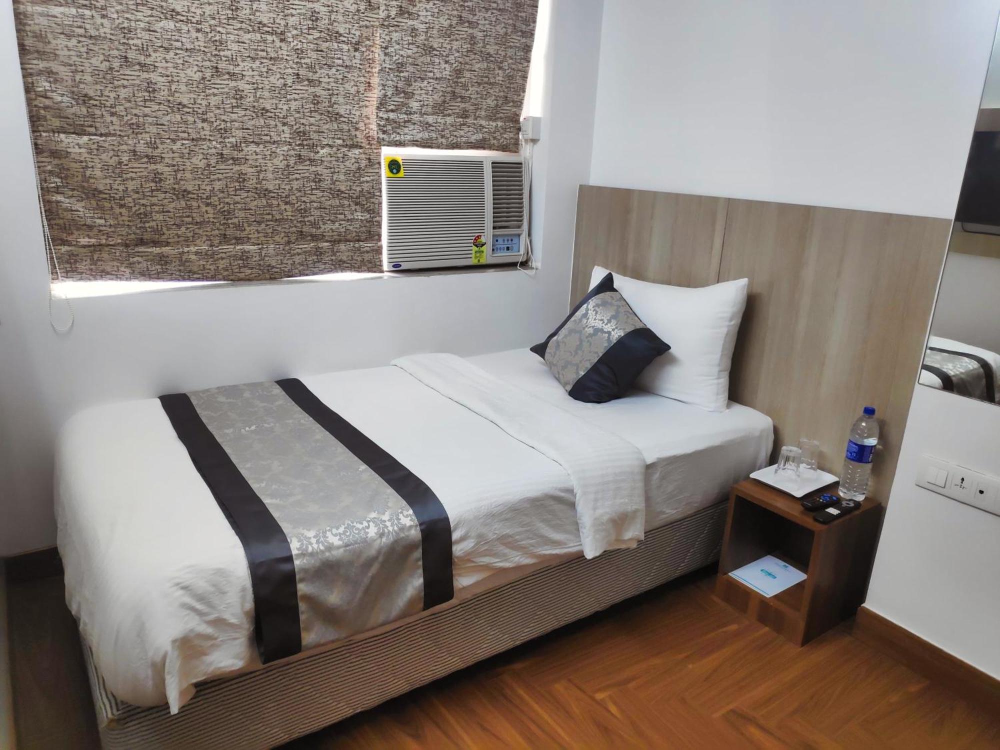 White House By Maxxvalue Service Apartments Bandra ムンバイ エクステリア 写真