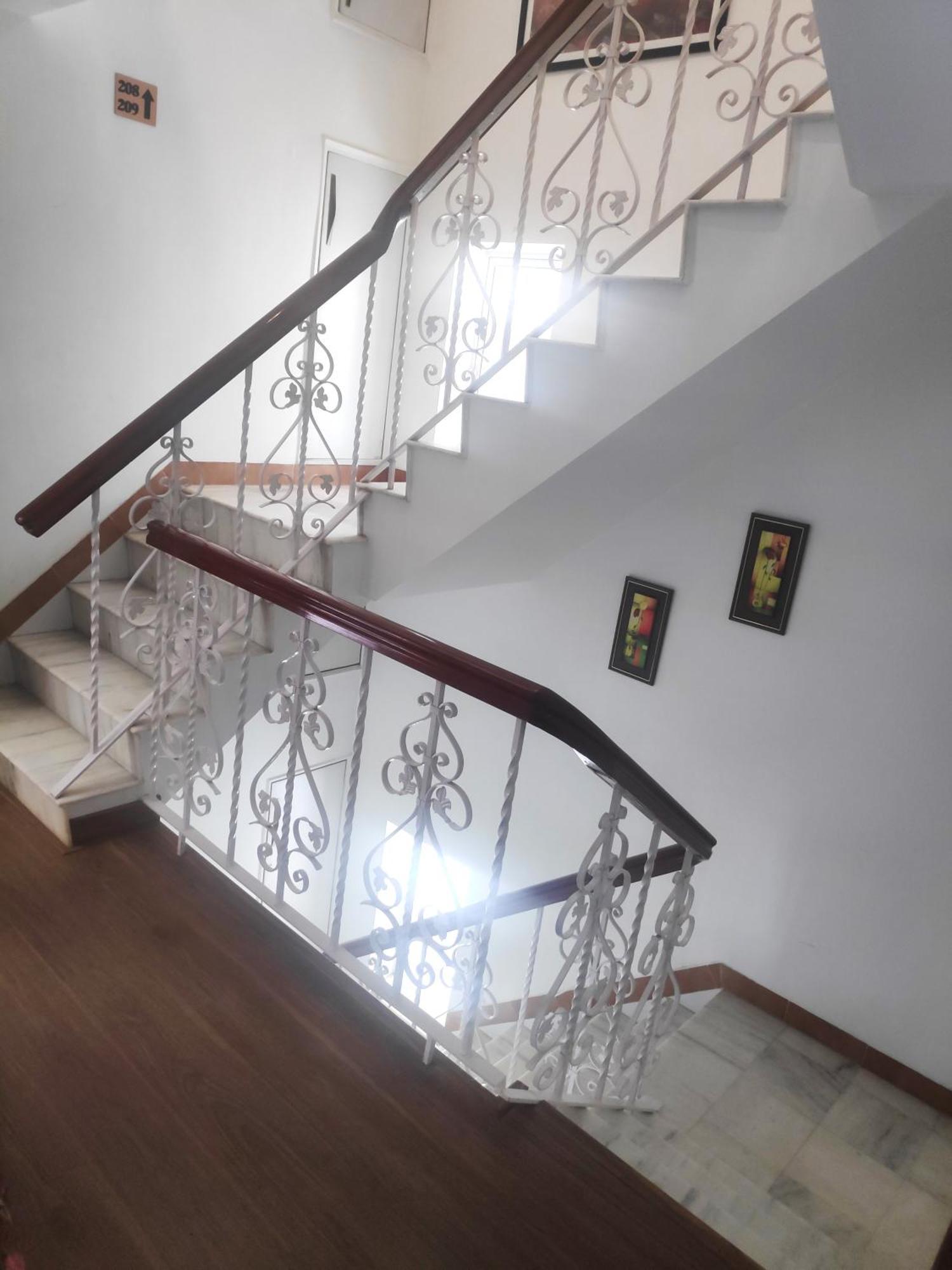 White House By Maxxvalue Service Apartments Bandra ムンバイ エクステリア 写真